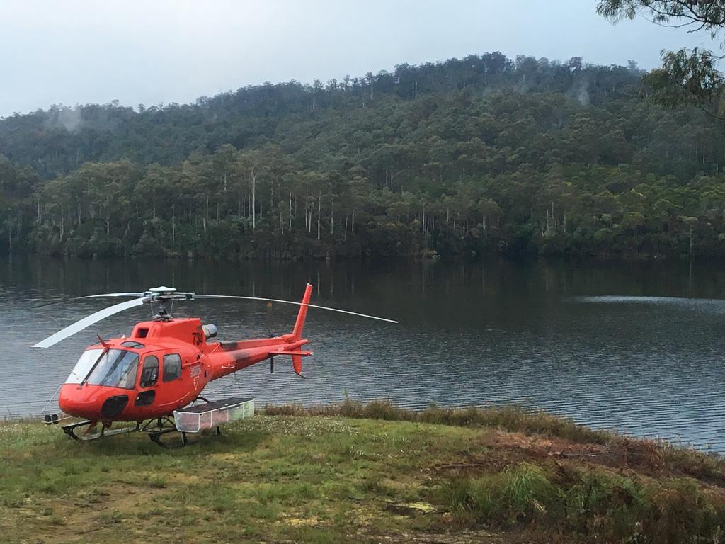 Tullah Lakeside Lodge Bagian luar foto